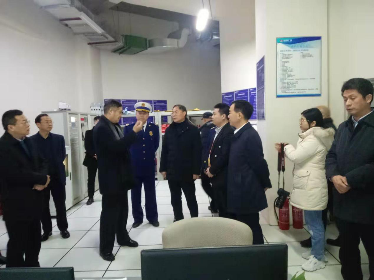 2020012016580008.png 2019年12月31日,由市长邹自景带队,市安办牵头,组织消防、商务、住建、市场监管等部门对图腾广场进行节前安全检查.png